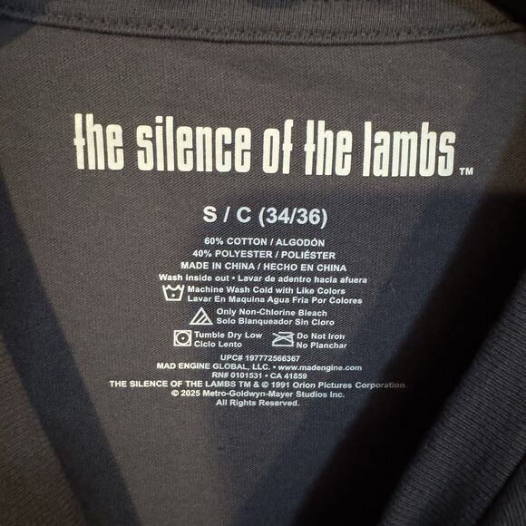 Silence of the Lambs T-Shirt Mens Small Purple Moth Horror Movie Hannibal Lecter - Picture 3 of 6